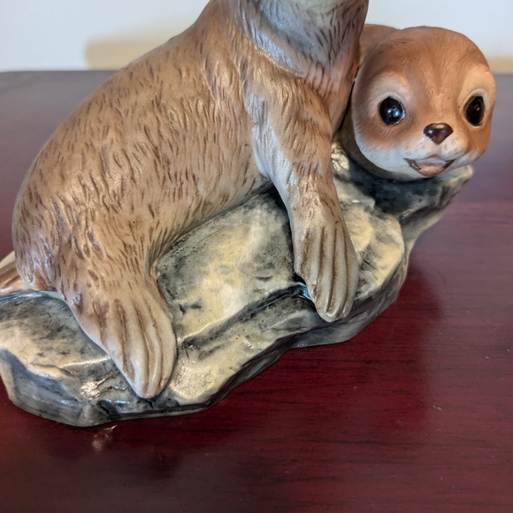 Charming Brown Otter Figurine - Picture 9 of 13